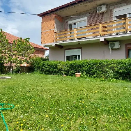 Hétvégi ház Nathanael Cozy With Balcony