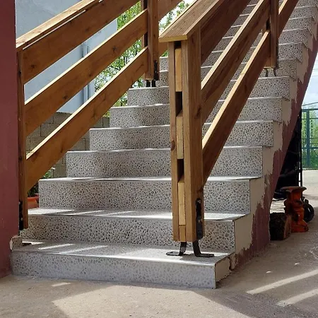 Nathanael Cozy With Balcony Venkovský dům Pogradec