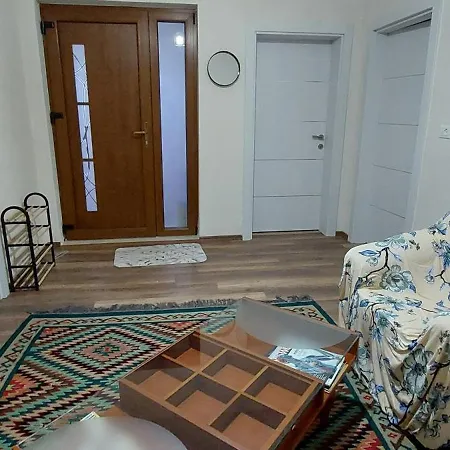 Nathanael Cozy With Balcony Hétvégi ház