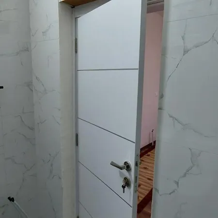 Nathanael Cozy With Balcony *