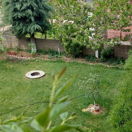 Nathanael Cozy With Balcony Kır Evi