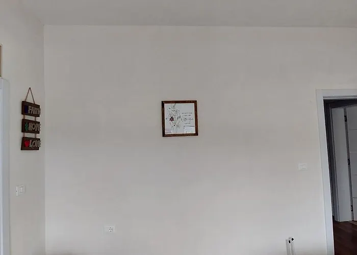 Nathanael Cozy With Balcony Séjour à la campagne *