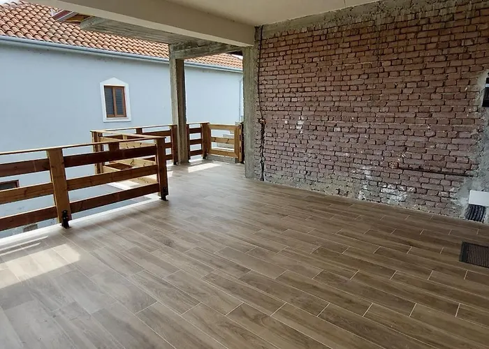 Kır Evi Nathanael Cozy With Balcony Pogradaş