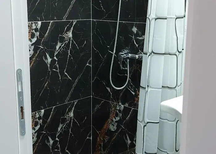 Nathanael Cozy With Balcony * Pogradaş