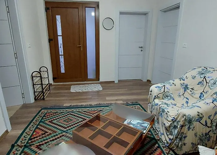 Nathanael Cozy With Balcony Séjour à la campagne