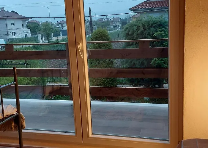 Nathanael Cozy With Balcony Séjour à la campagne Pogradec