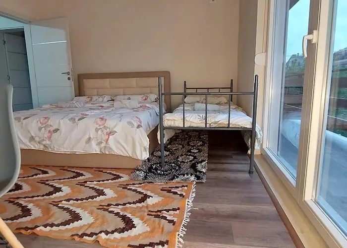 Nathanael Cozy With Balcony Séjour à la campagne